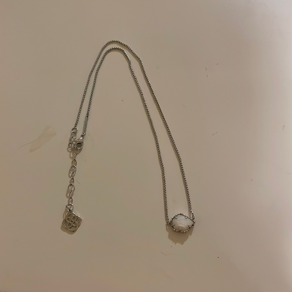 Kendra Scott necklace